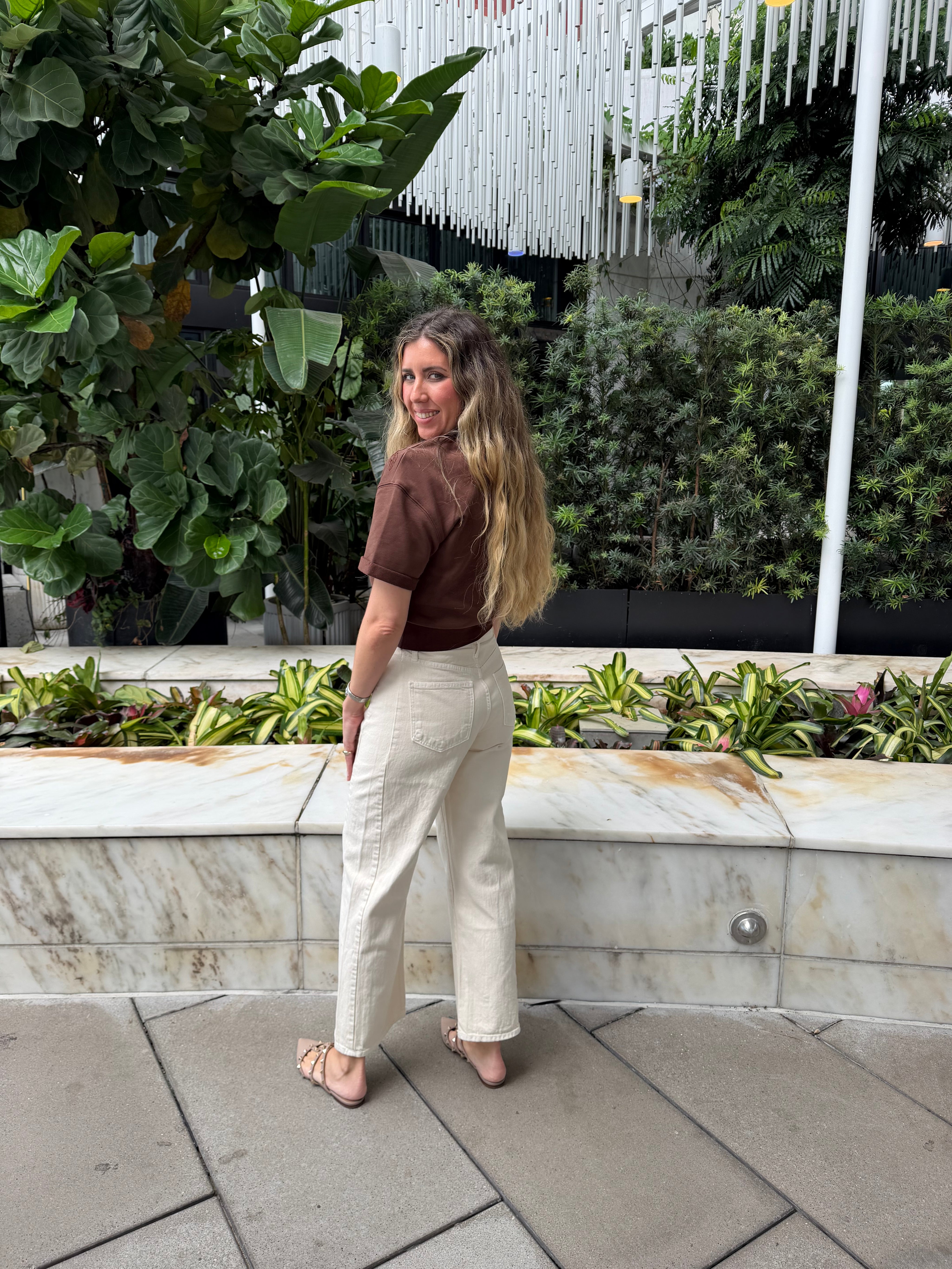Mid Rise Relaxed Barrel Jean