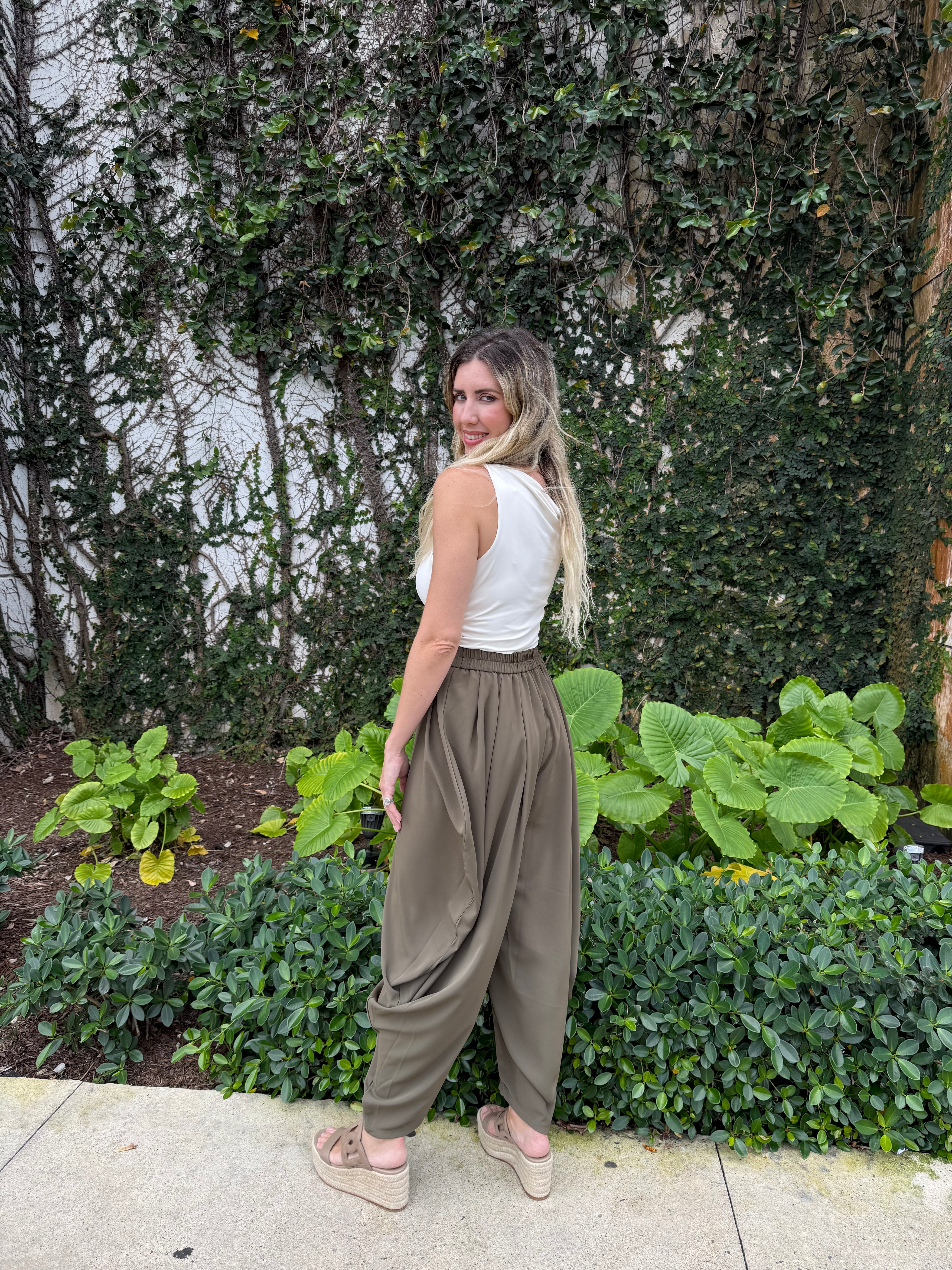 Ruched Solid Pants