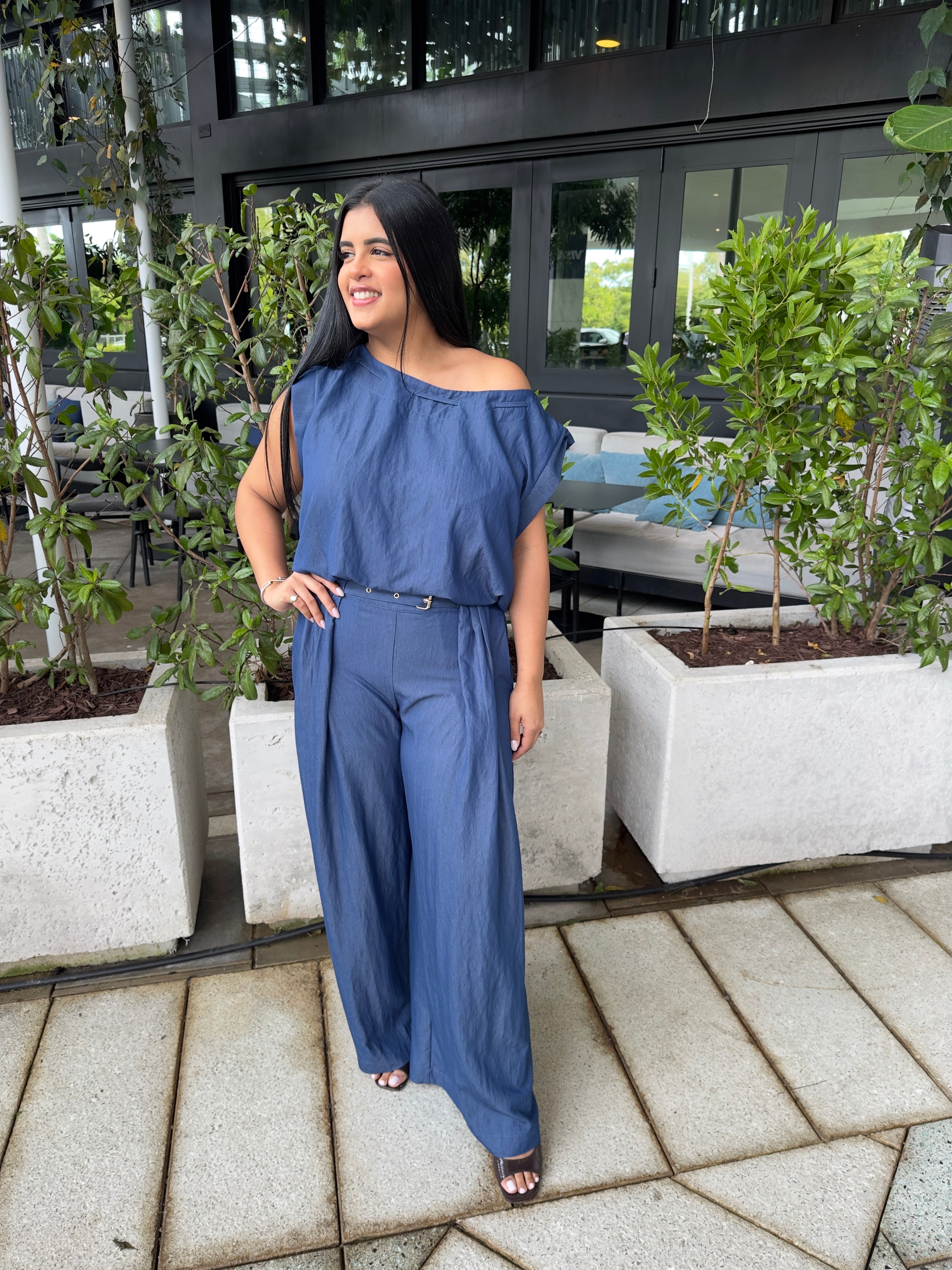 Sleeveless Top & Long Pants