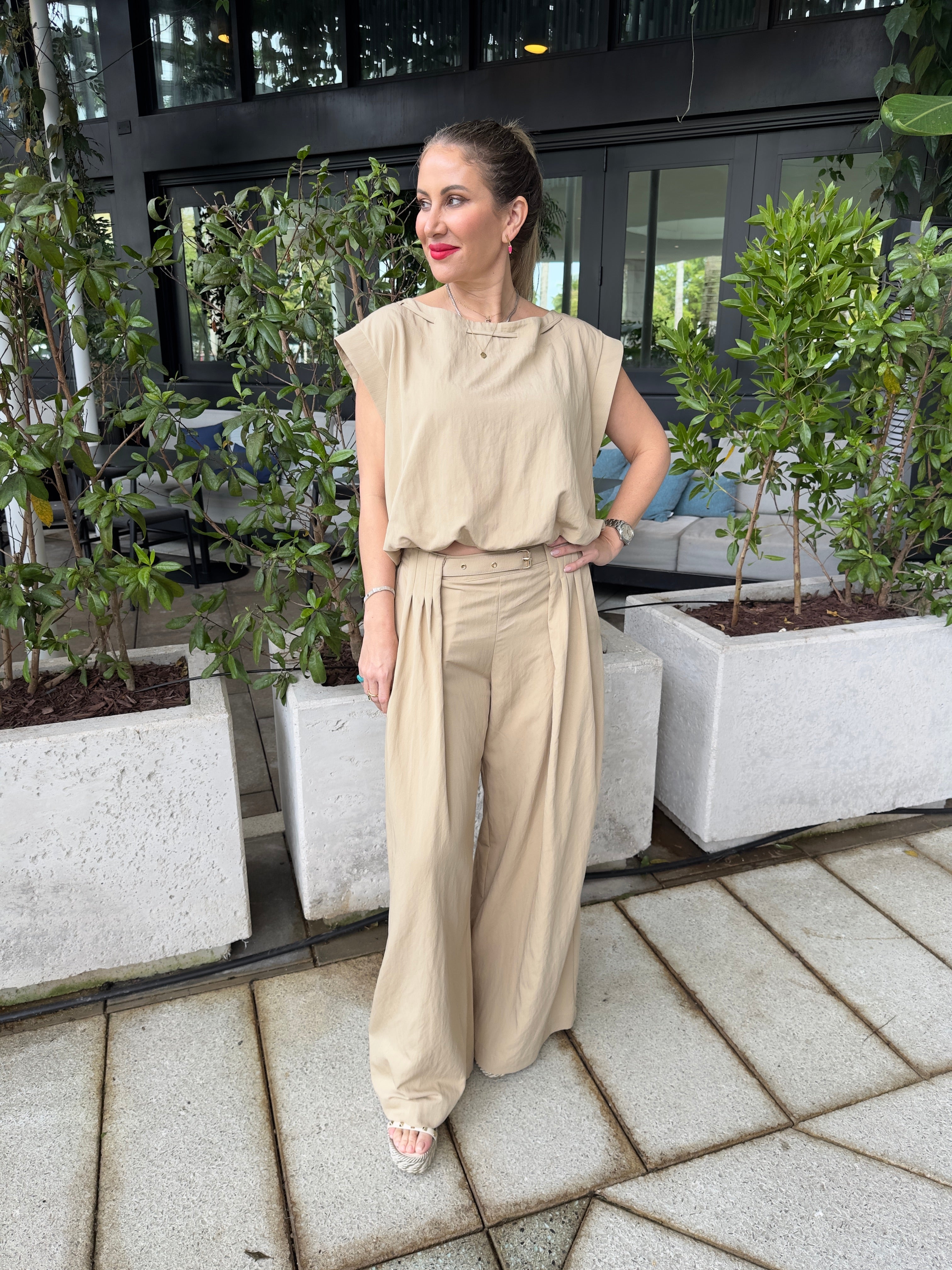 Sleeveless Top & Long Pants