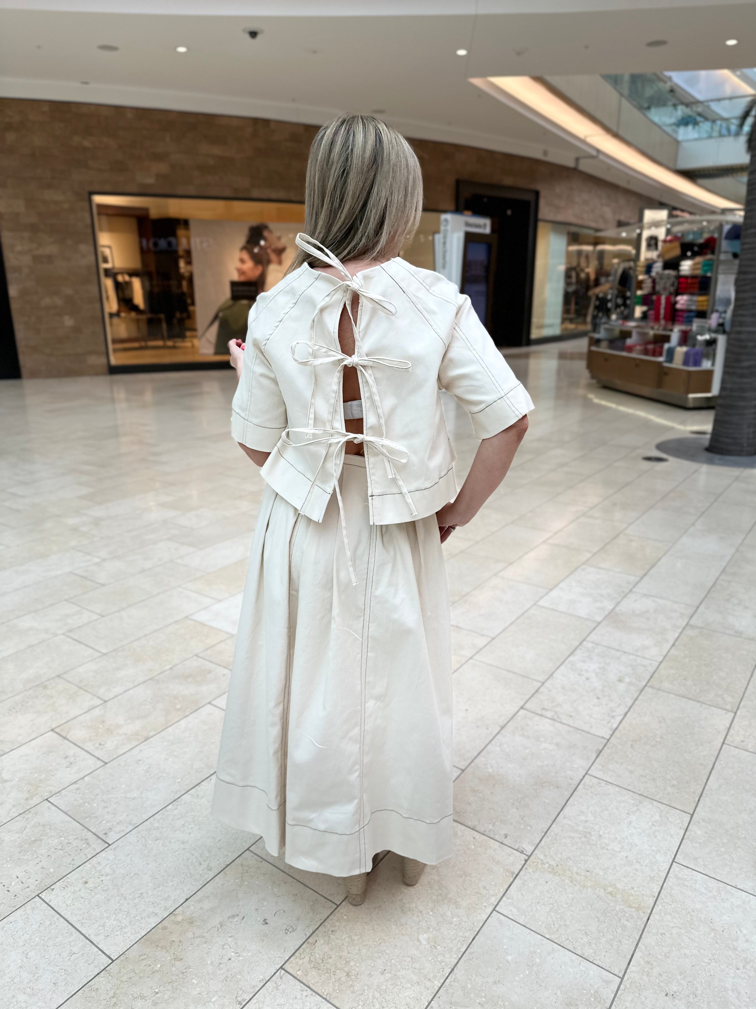 Short Top W. Tie Back & Skirt Set
