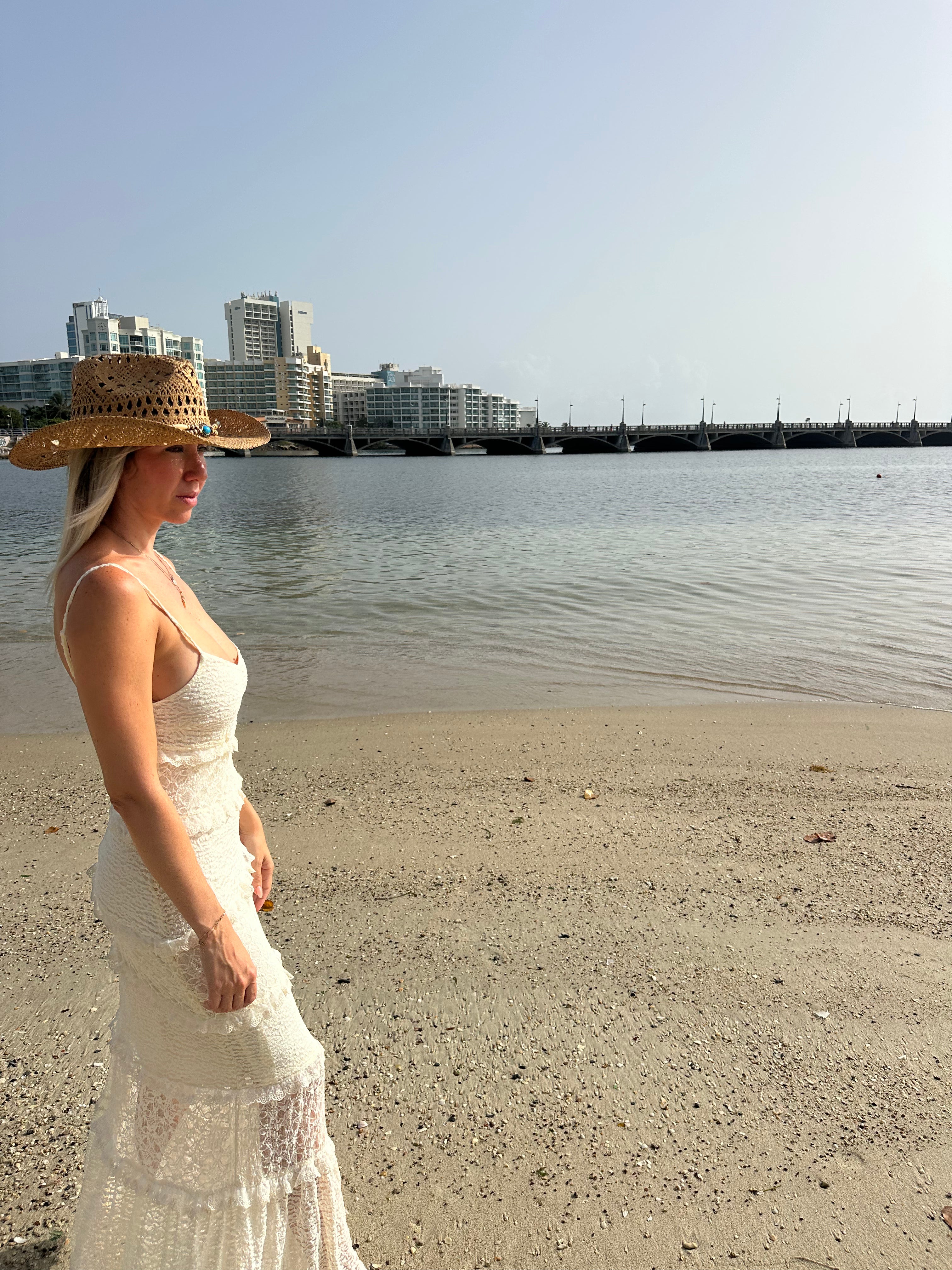 Maré Lace Maxi Dress