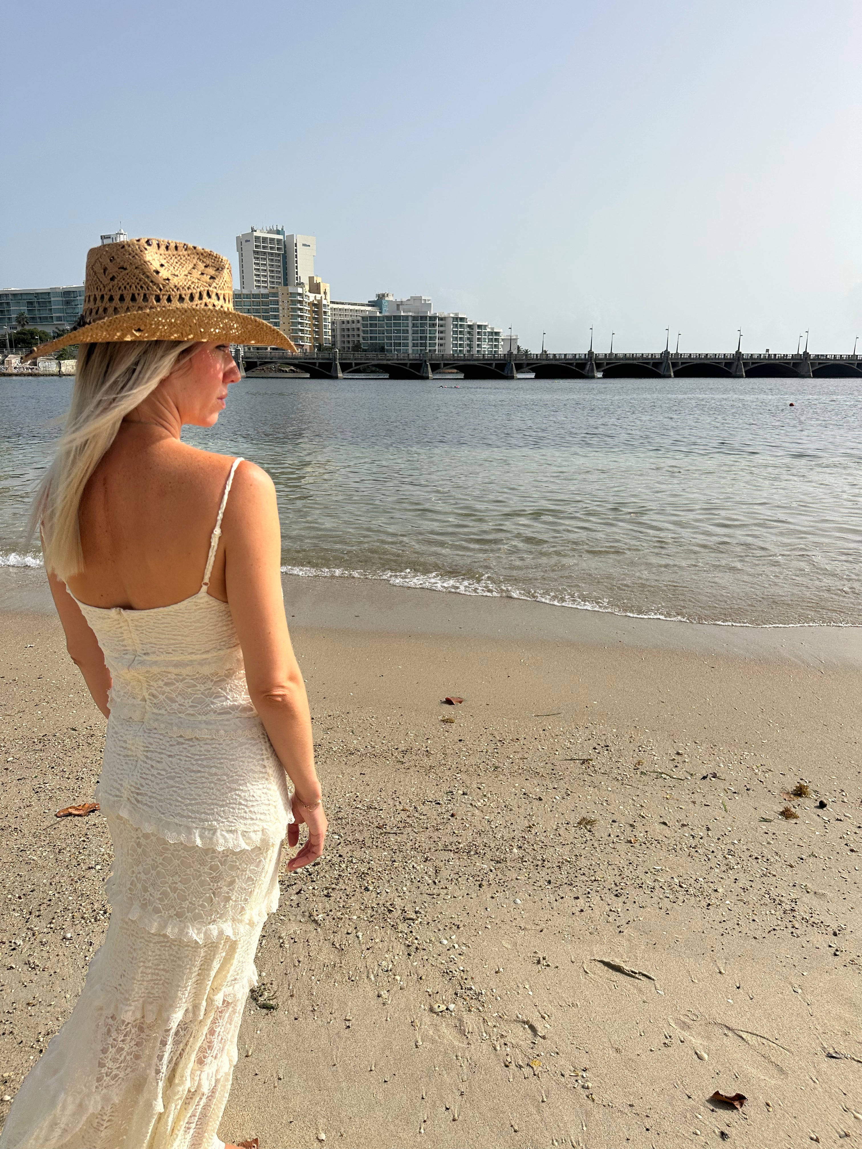Maré Lace Maxi Dress