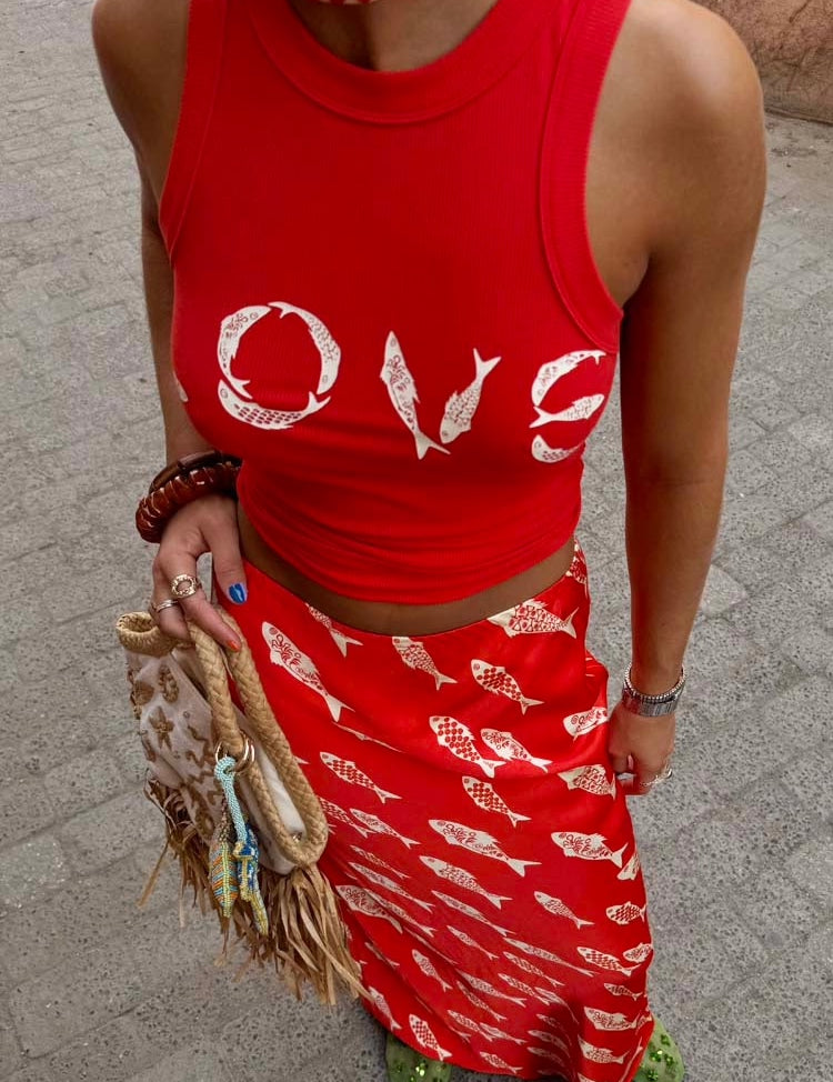 never-fully-dressed-love-fish-tank-4.jpg