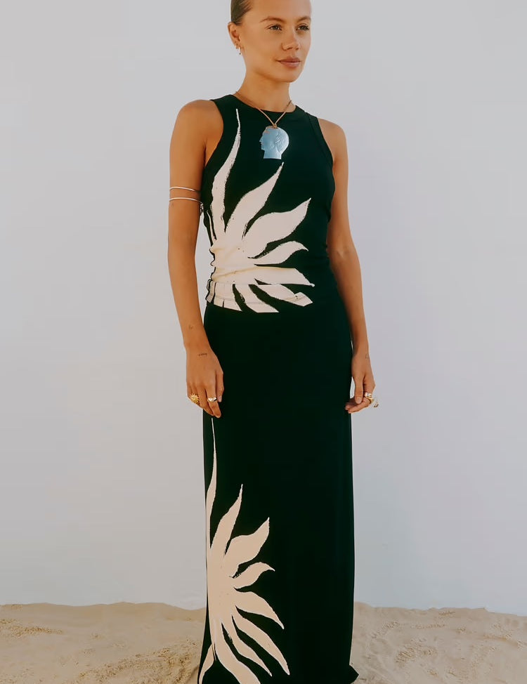 never-fully-dressed-sol-tank-3_f72e3701-70a4-42dc-ba61-0ca67f15344e.jpg